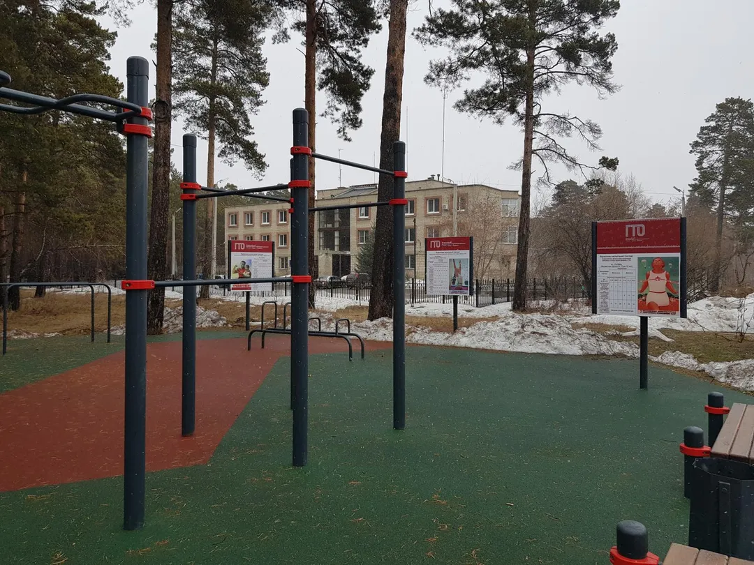 Abs Bench at Calisthenics Park at улица Чайковского, Ангарск – photo 7 of 11