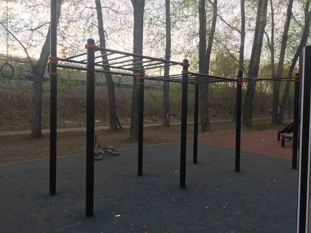 Pull Up Bar at Calisthenics Park at Первомайская улица, Екатеринбург – photo 11 of 13