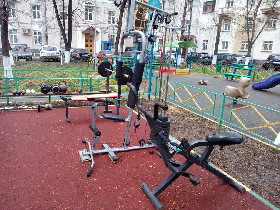 Barras de Mono en Calisthenics Park at набережная Тараса Шевченко, Москва – foto 3 de 8