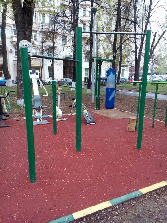 Barras Paralelas en Calisthenics Park at набережная Тараса Шевченко, Москва – foto 1 de 8