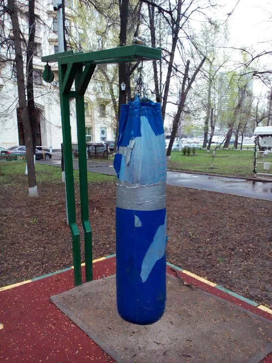 Press de Banca Plano en Calisthenics Park at набережная Тараса Шевченко, Москва – foto 4 de 8
