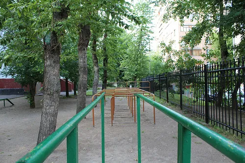 Spalier la Calisthenics Park at Первомайская улица, Москва – fotografia 2 din 3