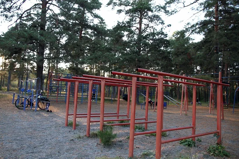 Лавка для преса на майданчику Calisthenics Park at Лесопарковая улица, Челябинск #wp1723 – фото 5 з 5