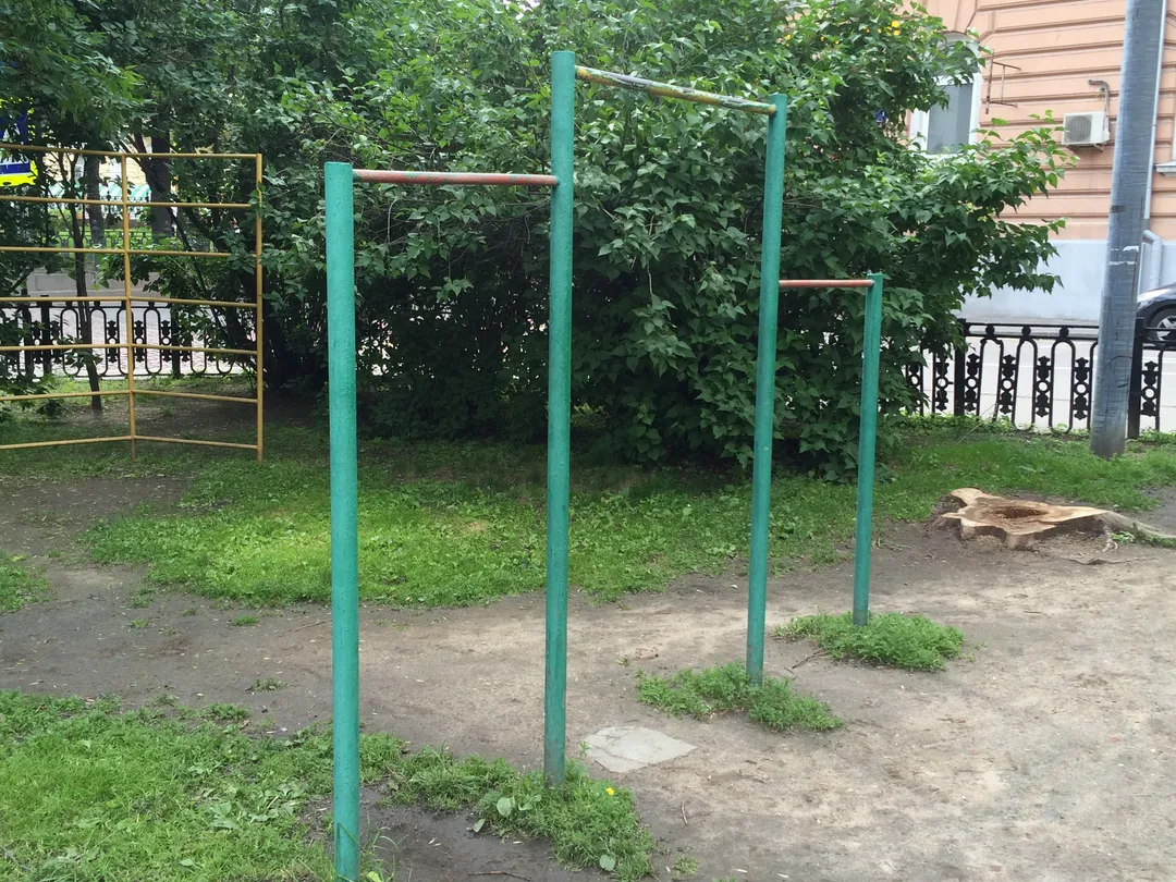 Barras Paralelas en Calisthenics Park at Петровский бульвар, Москва – foto 2 de 4