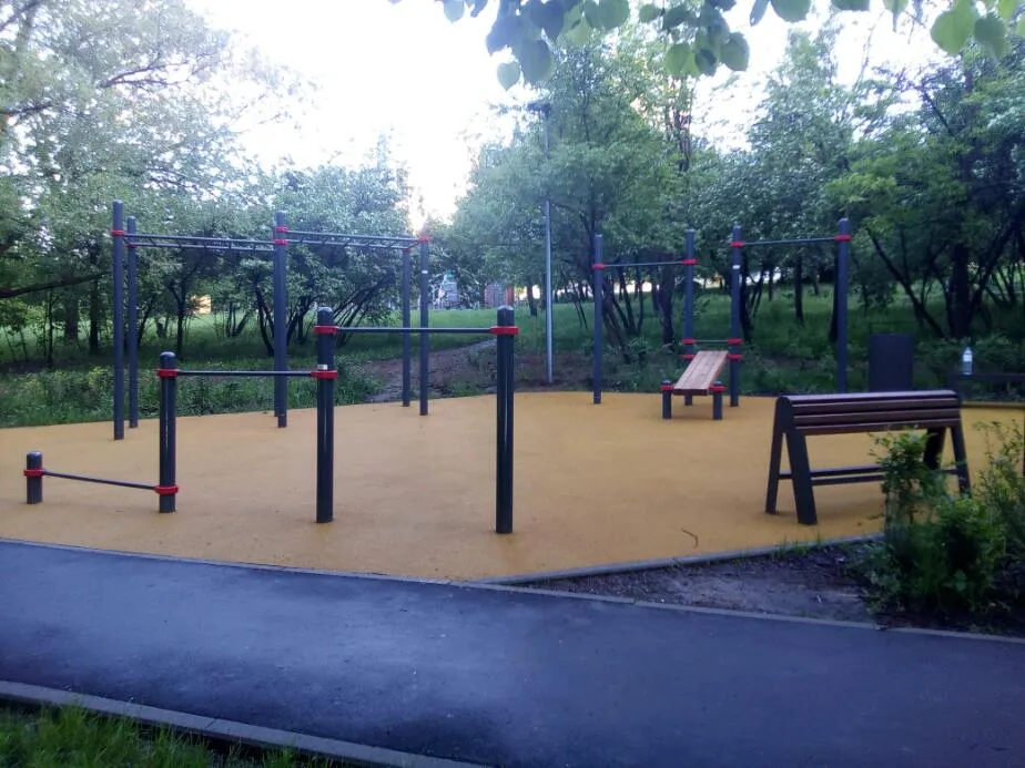Spalier la Calisthenics Park at проезд Олимпийской Деревни, Москва #wp1730 – fotografia 2 din 3