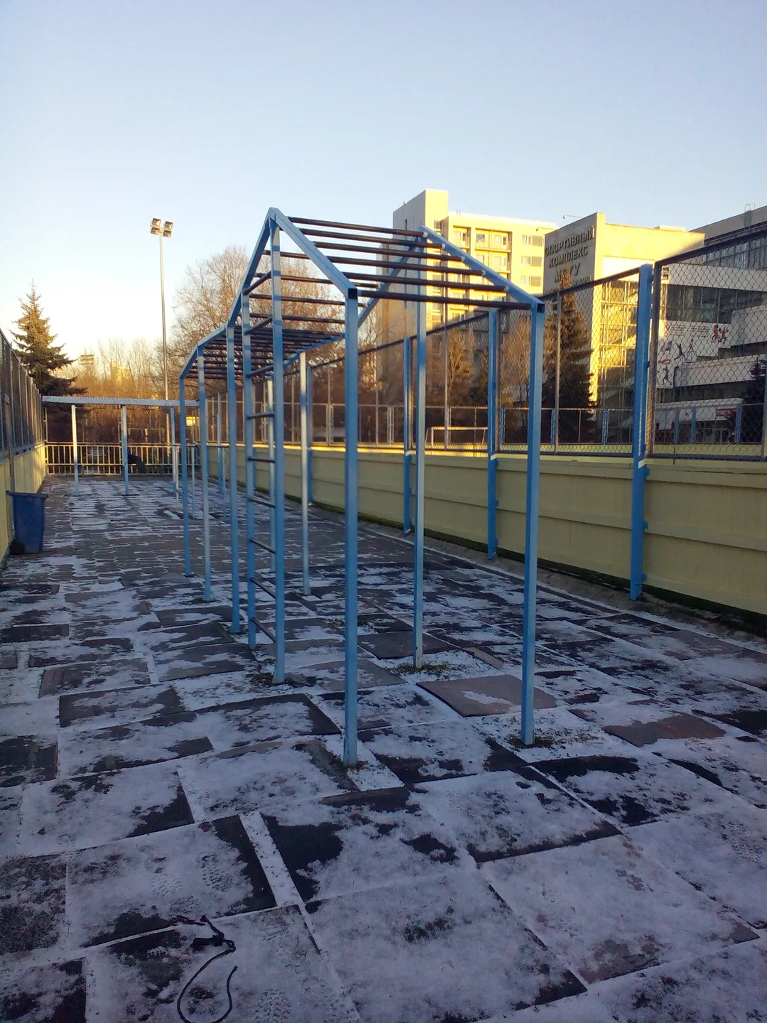 Barres de singe à Calisthenics Park at Госпитальная набережная, Москва – photo 4 sur 5