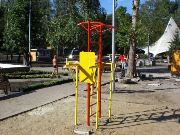Spalier la Calisthenics Park at проспект Науки, Харків – fotografia 4 din 5