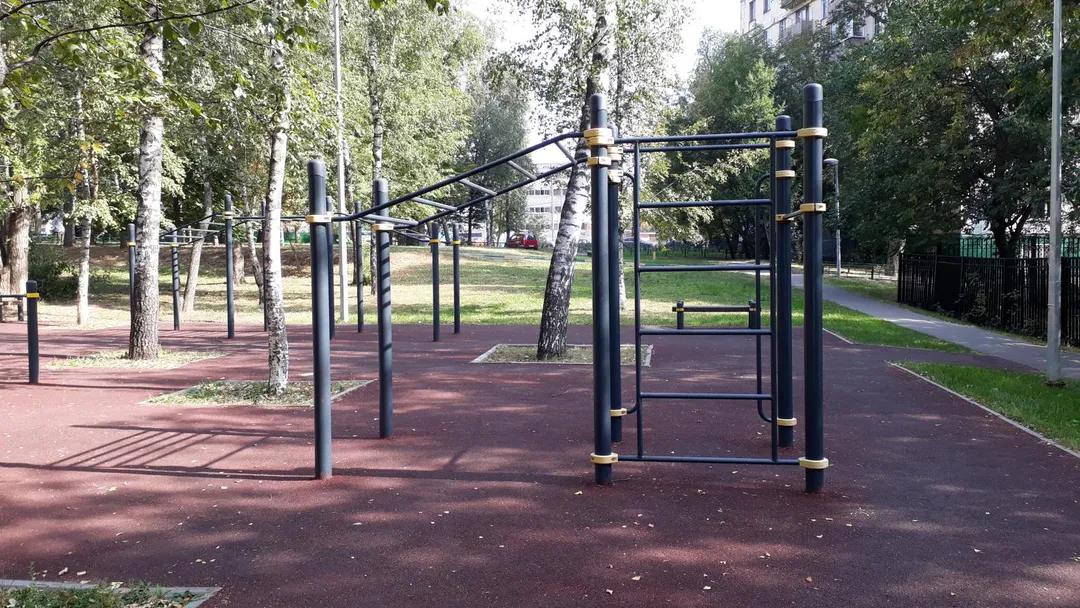 Parallel Gym Bars at Calisthenics Park at Смольная улица, Москва – photo 3 of 9
