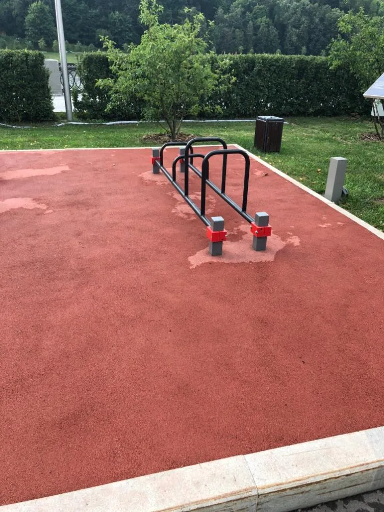 Bară de tracțiuni la Calisthenics Park at Лужнецкая набережная, Москва – fotografia 7 din 7