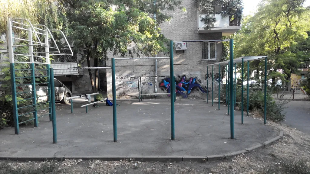 Barras Paralelas en Calisthenics Park at проспект Соколова, Ростов-на-Дону – foto 1 de 1
