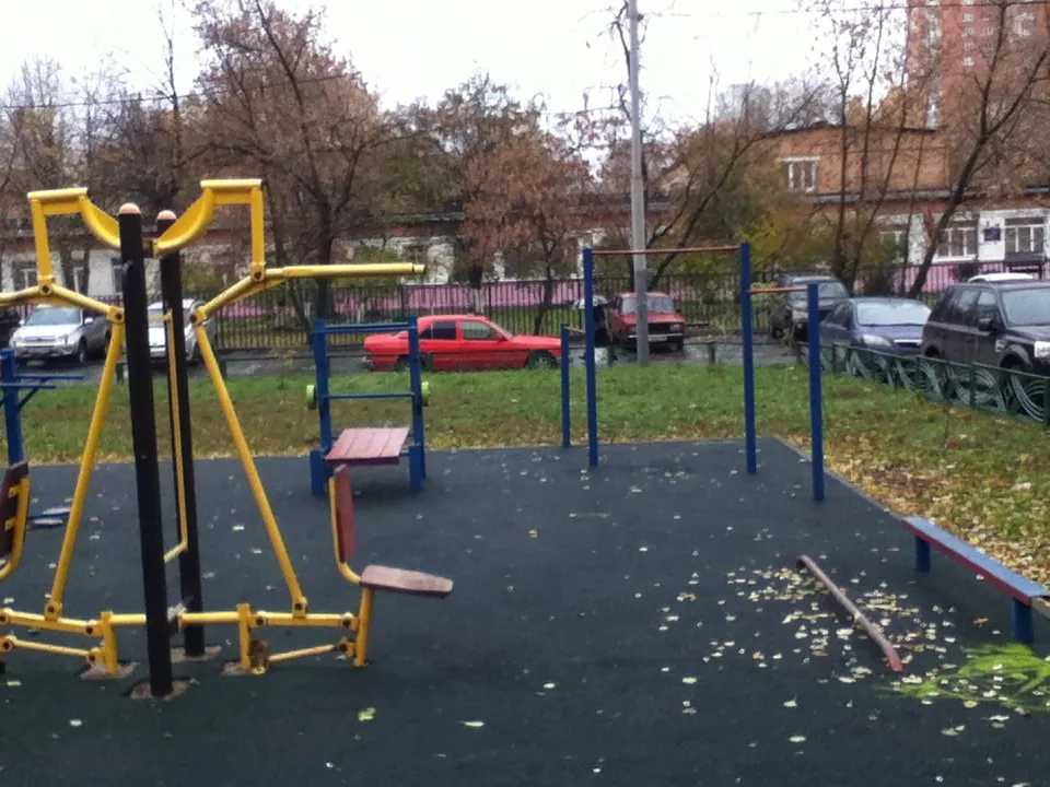 Barra de Dominadas en Calisthenics Park at улица Маршала Тухачевского, Москва – foto 3 de 3