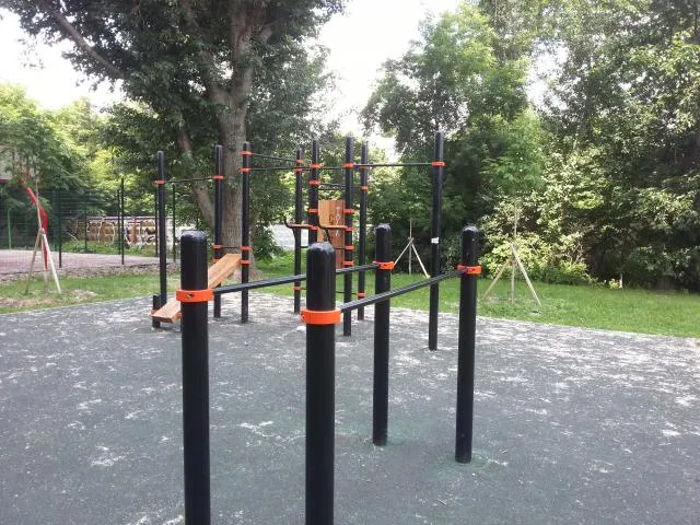 Bancă pentru abdomen la Calisthenics Park at Каширское шоссе, Москва #wp1765 – fotografia 2 din 2