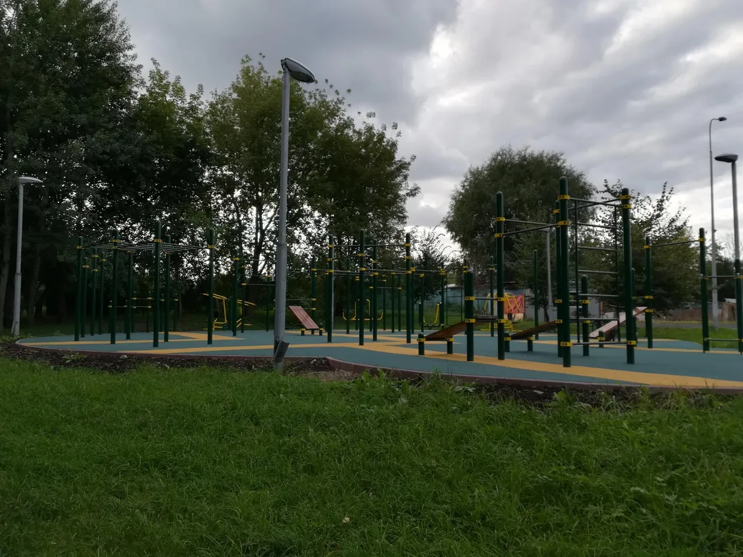 Бруси на майданчику Calisthenics Park at проектируемый проезд № 5016, Москва – фото 2 з 4