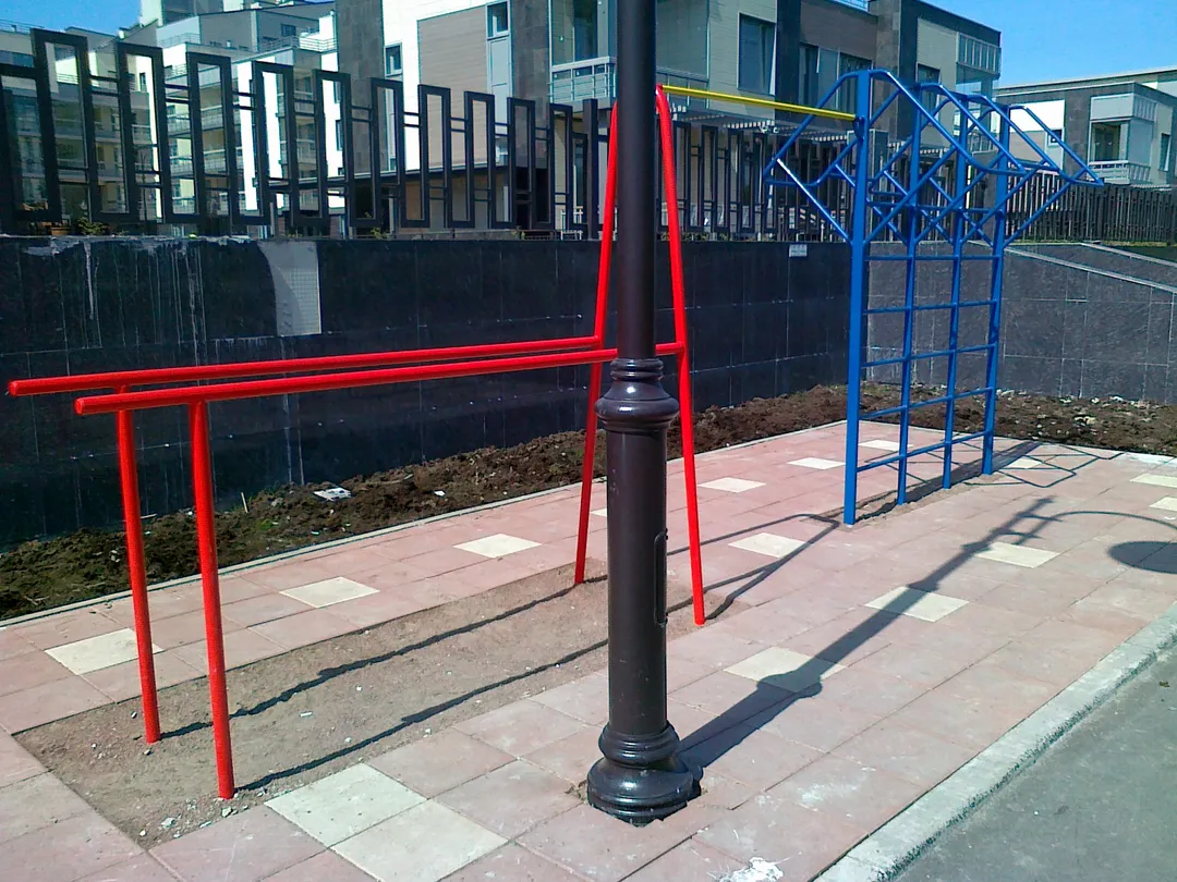 Bare paralele la Calisthenics Park at Петергофское шоссе, Санкт-Петербург – fotografia 1 din 2