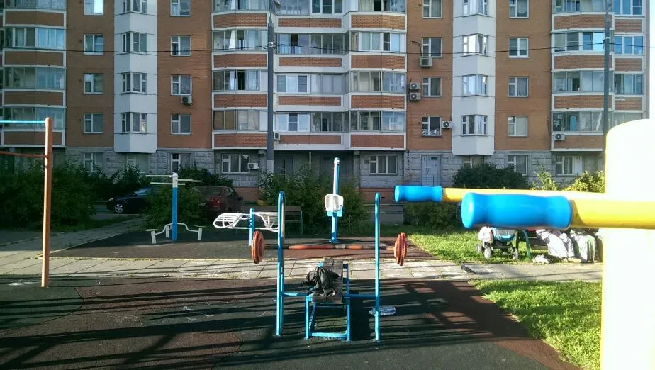 Лавка для преса на майданчику Calisthenics Park at проектируемый проезд № 6263, Москва – фото 2 з 3