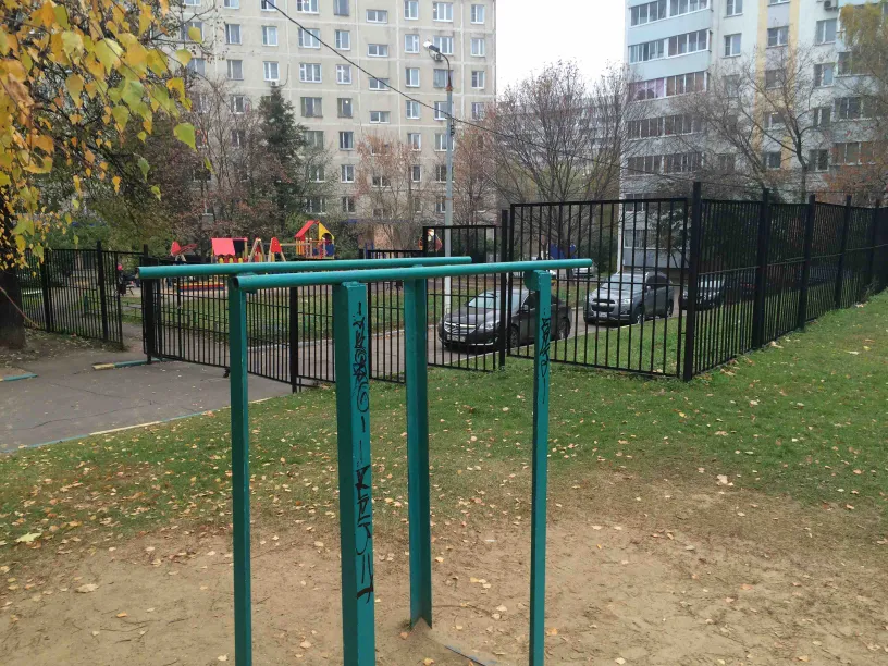 Barra de Dominadas en Calisthenics Park at Шипиловская улица, Москва #wp1787 – foto 2 de 3