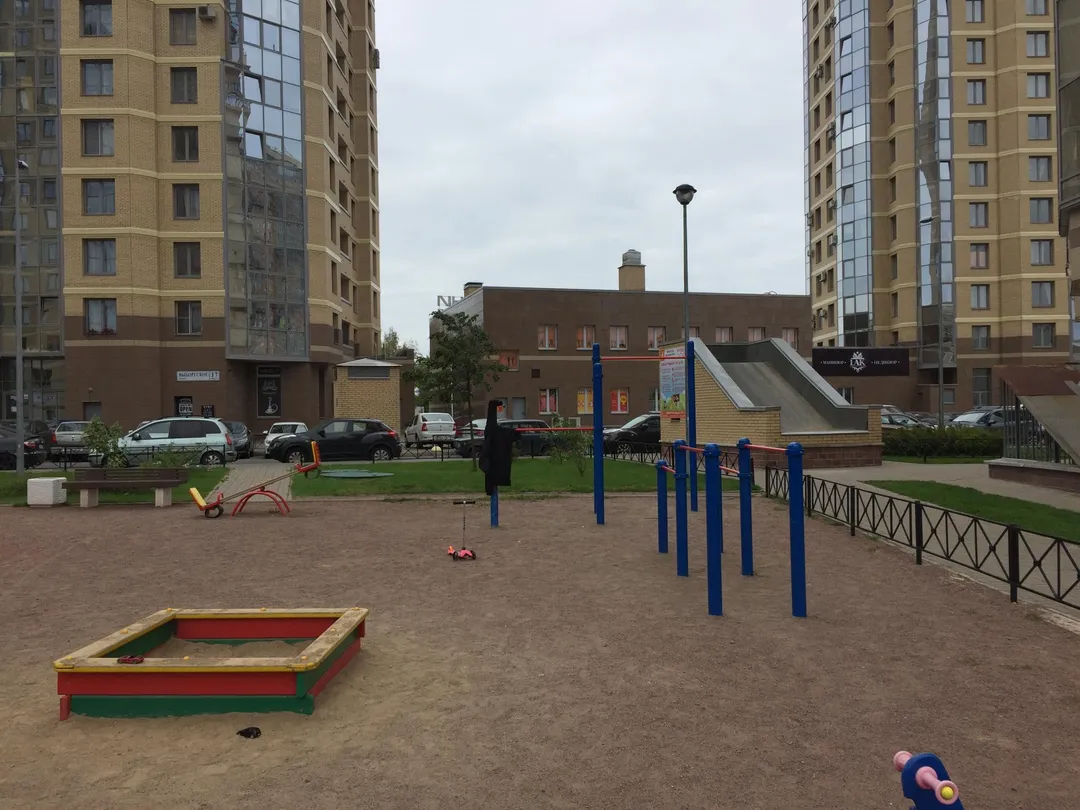 Bare paralele la Calisthenics Park at Выборгское шоссе, Санкт-Петербург #wp1806 – fotografia 2 din 2
