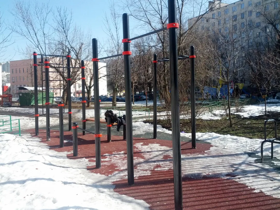 Barras Paralelas en Calisthenics Park at Клинская улица, Москва – foto 2 de 2