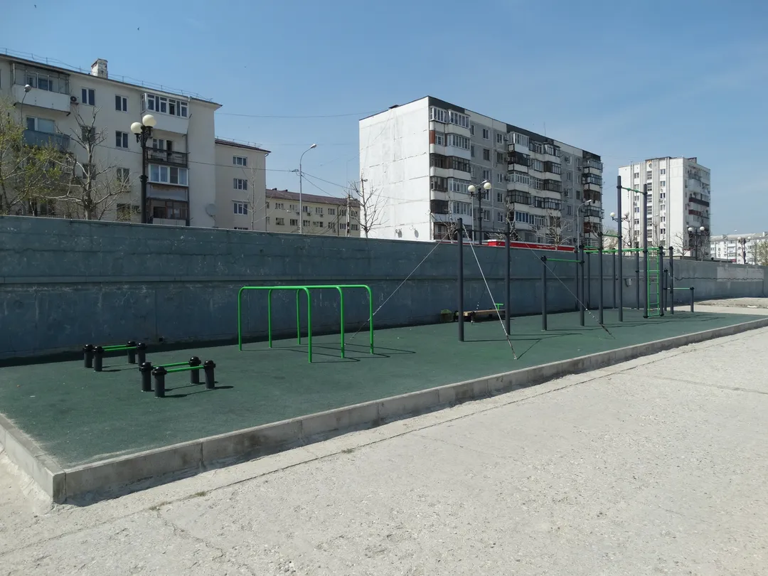 Parallel Gym Bars at Calisthenics Park at улица набережная Адмирала Серебрякова, Новороссийск – photo 2 of 2