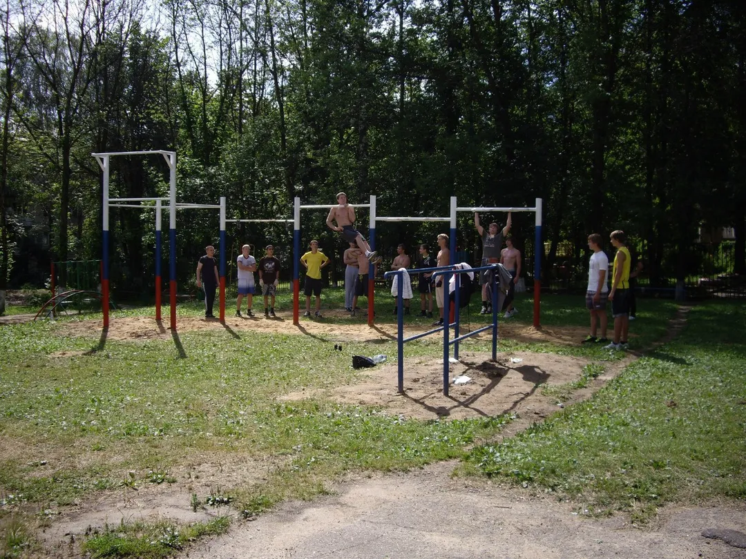Parallel Gym Bars at Calisthenics Park at улица Космонавтов, Дмитров – photo 2 of 2