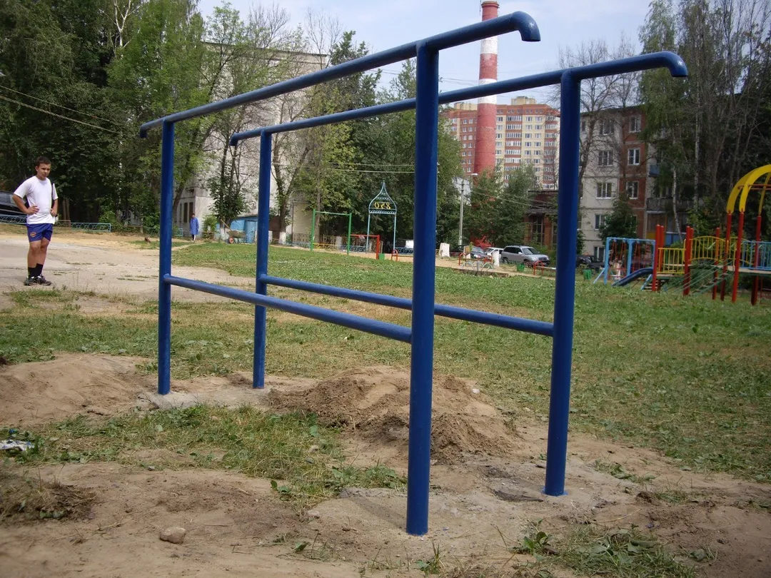 Pull Up Bar at Calisthenics Park at улица Космонавтов, Дмитров – photo 1 of 2