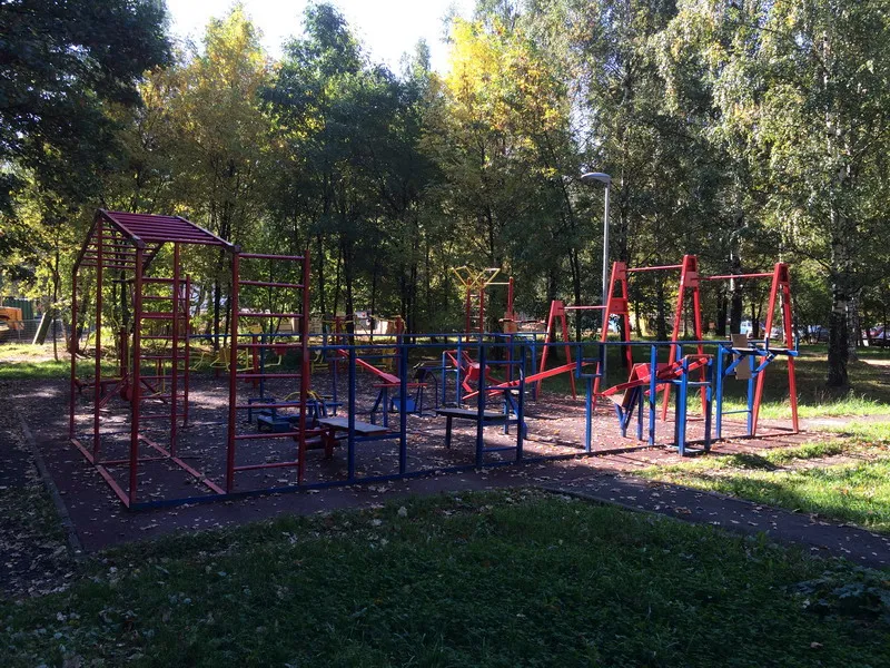 Bare paralele la Calisthenics Park at Керамический проезд, Москва #wp1823 – fotografia 2 din 4