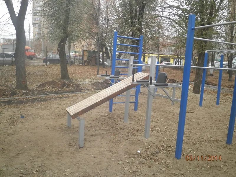 Abs Bench at Calisthenics Park at Аэродромная улица, Самара – photo 5 of 10