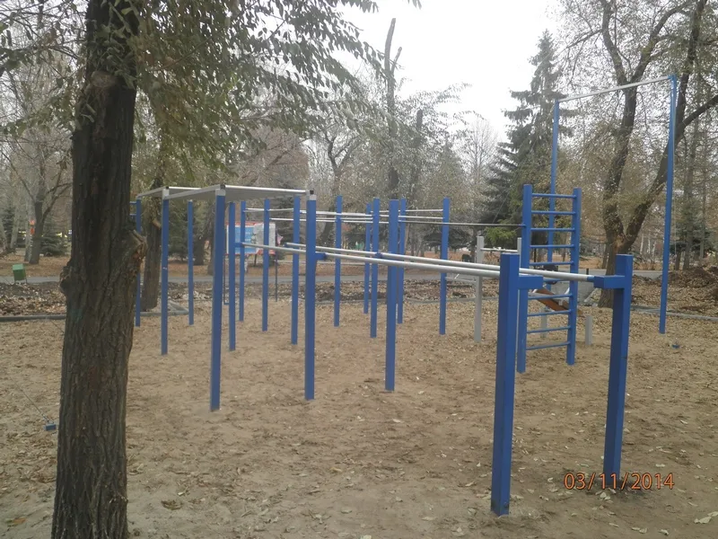 Abs Bench at Calisthenics Park at Аэродромная улица, Самара – photo 10 of 10