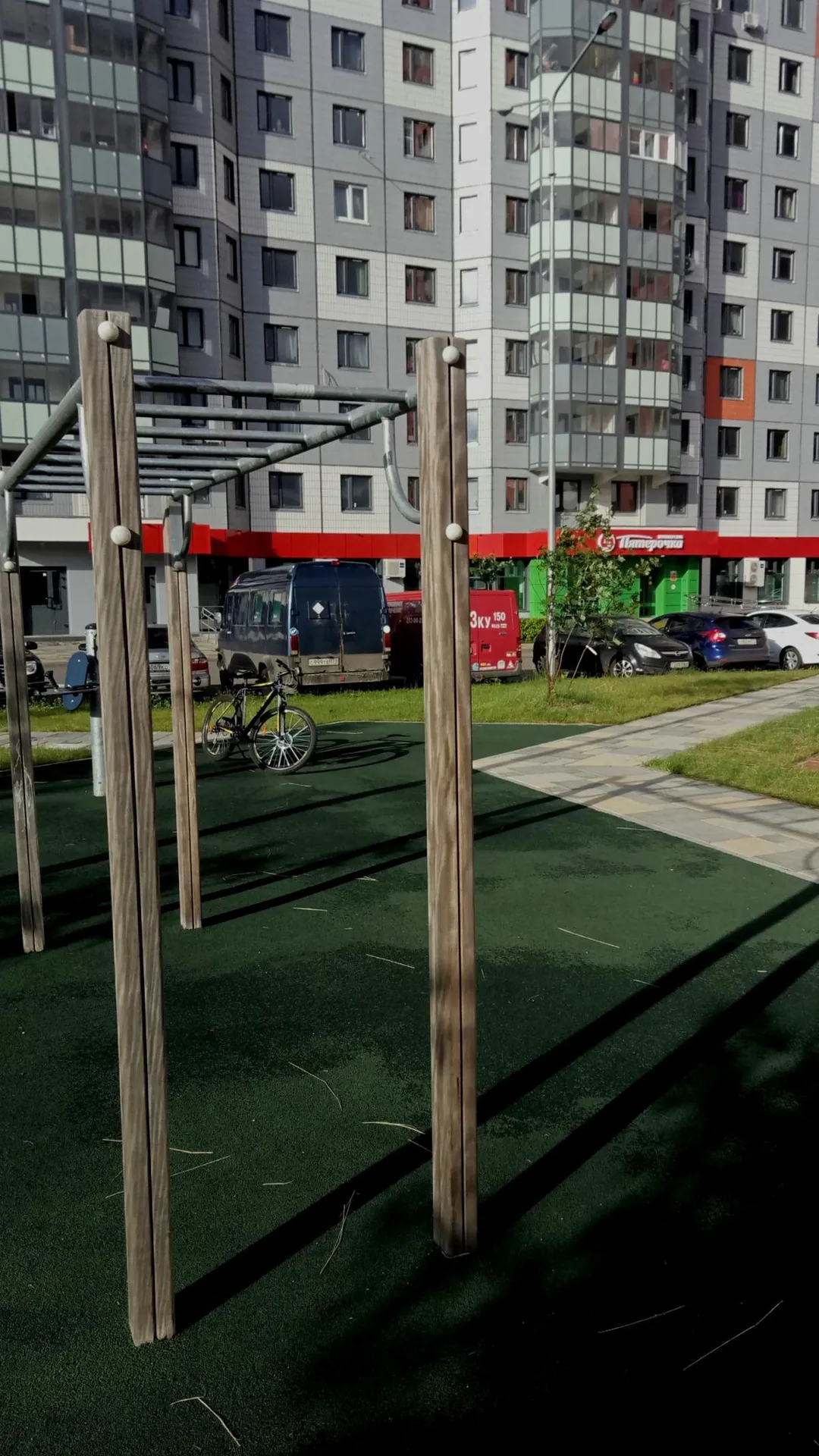 Spalier la Calisthenics Park at Базовская улица, Москва – fotografia 4 din 6