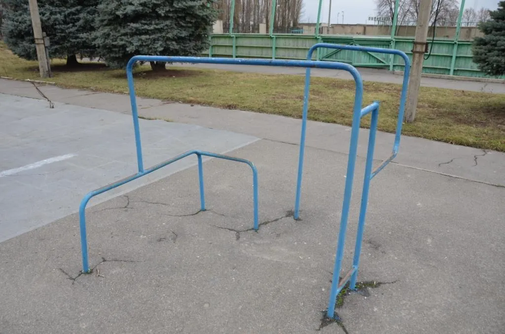 Parallele presso Calisthenics Park at Советская улица, городской округ Курчатов – foto 6 di 6