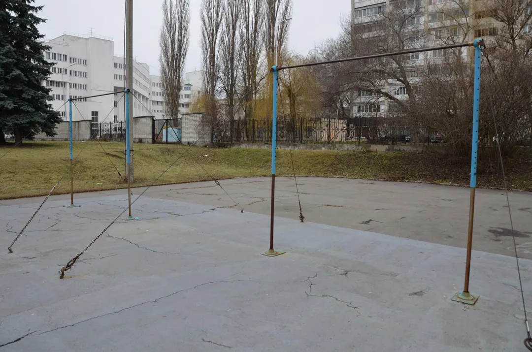 Parallele presso Calisthenics Park at Советская улица, городской округ Курчатов – foto 2 di 6