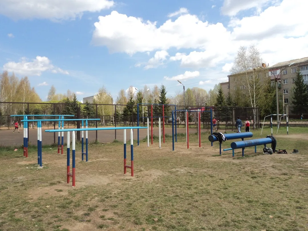 Бруси на майданчику Calisthenics Park at улица Герцена, Рыбинск – фото 2 з 4