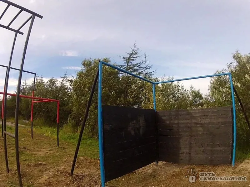 Barra de Dominadas en Calisthenics Park at Парковая улица, Магадан – foto 5 de 8