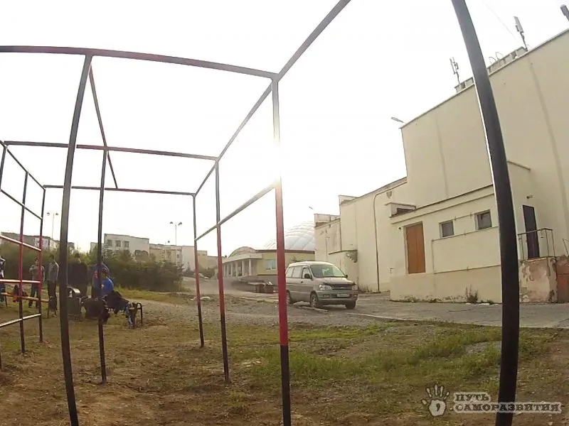 Espalderas en Calisthenics Park at Парковая улица, Магадан – foto 8 de 8