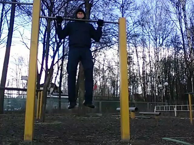 Barres parallèles à Calisthenics Park at Искра, Люберцы – photo 2 sur 6