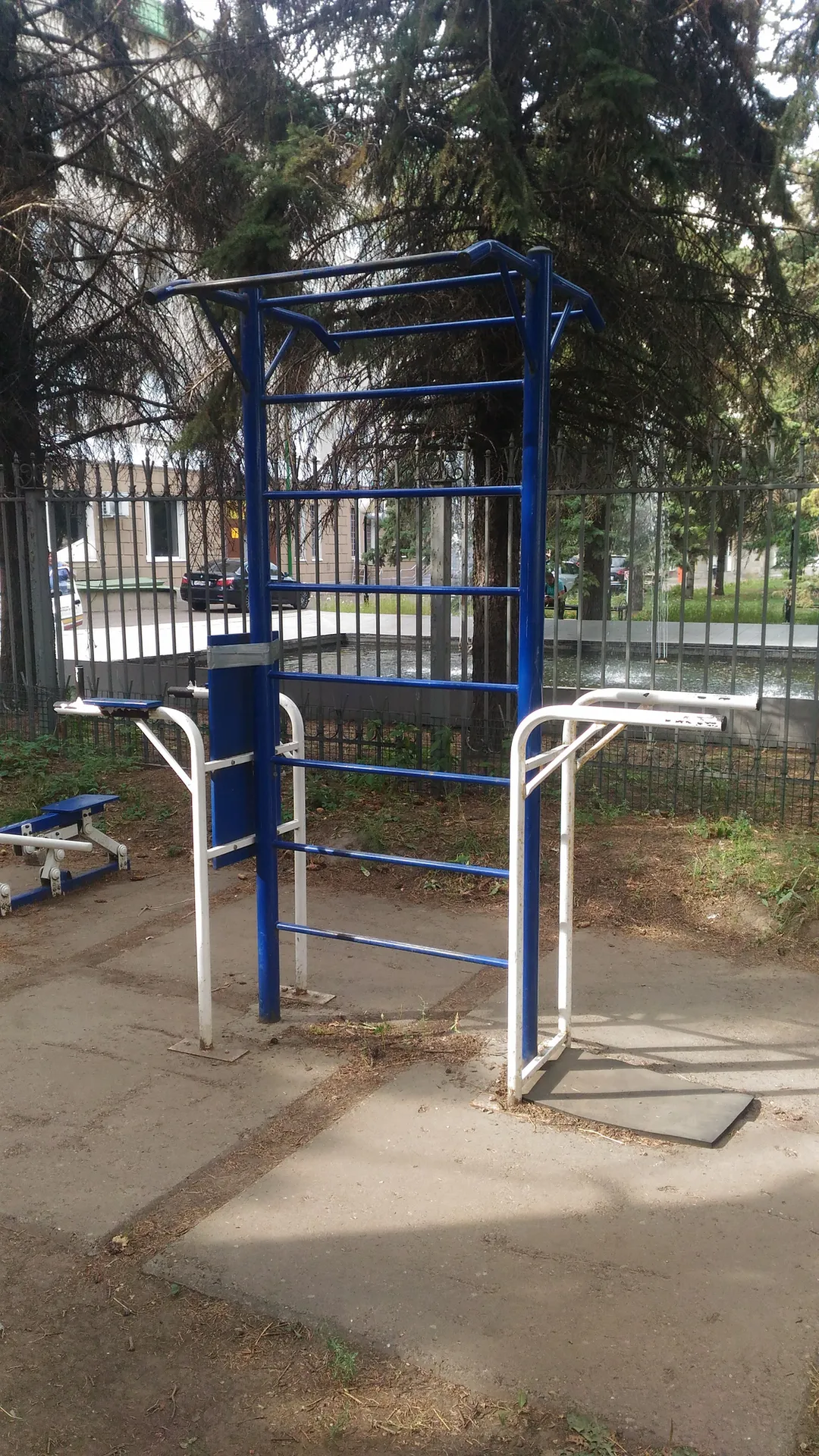 Bară de tracțiuni la Calisthenics Park at Сибирский тракт, Казань – fotografia 1 din 3