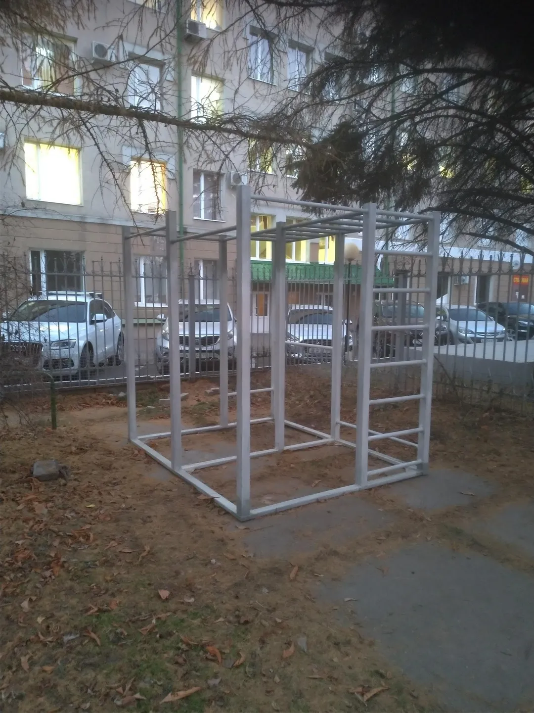 Bare paralele la Calisthenics Park at Сибирский тракт, Казань – fotografia 3 din 3