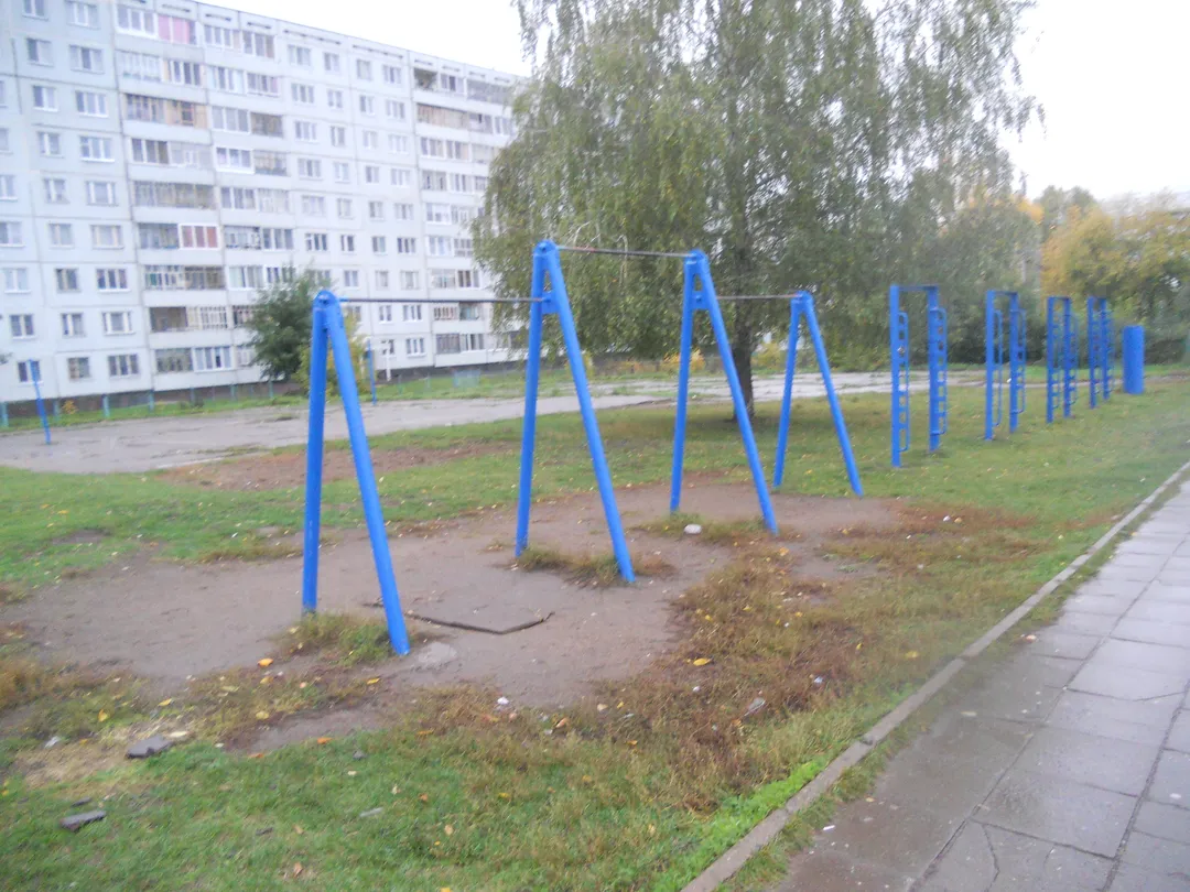 Sbarra per trazioni presso Outdoor Gym in ЗЯБ, Набережные Челны #wp1862 – foto 5 di 5