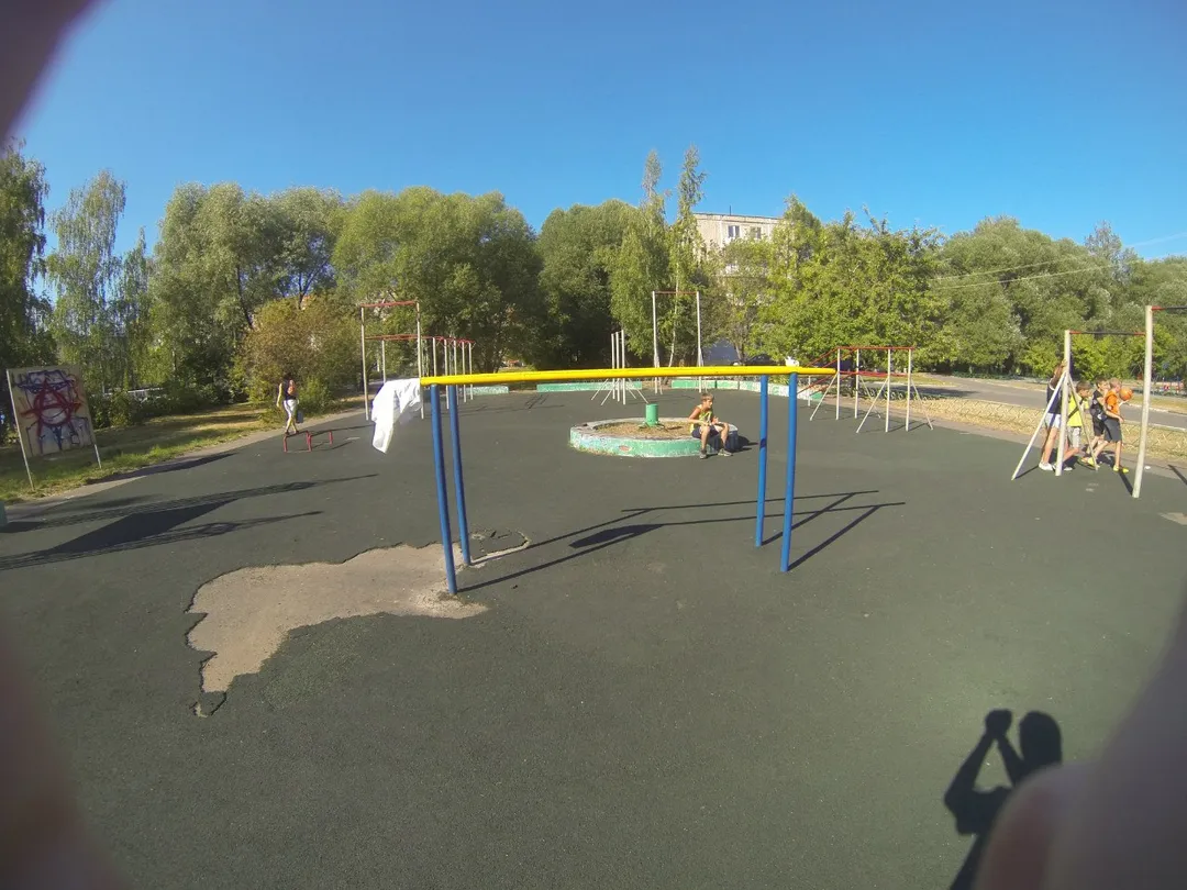 Parallele presso Outdoor Gym in микрорайон имени Константина Аверьянова, Дмитров – foto 7 di 7