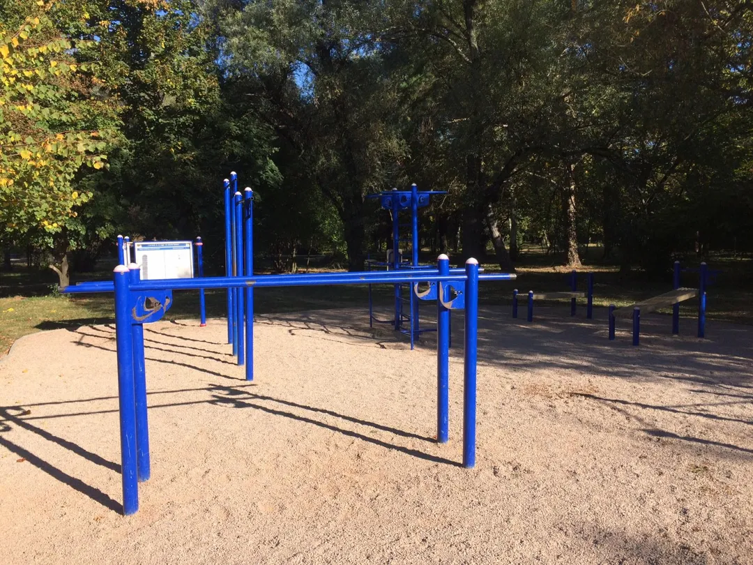 Espalderas en Calisthenics Park at Алея Дружби, Симферополь – foto 4 de 17