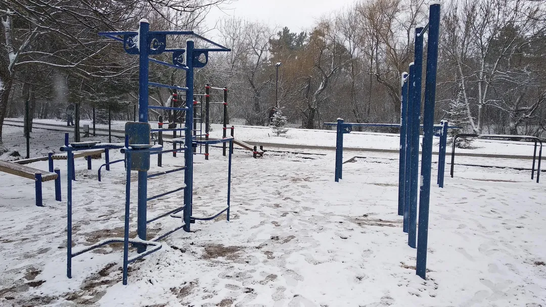 Esquiador de Fondo en Calisthenics Park at Алея Дружби, Симферополь – foto 6 de 17
