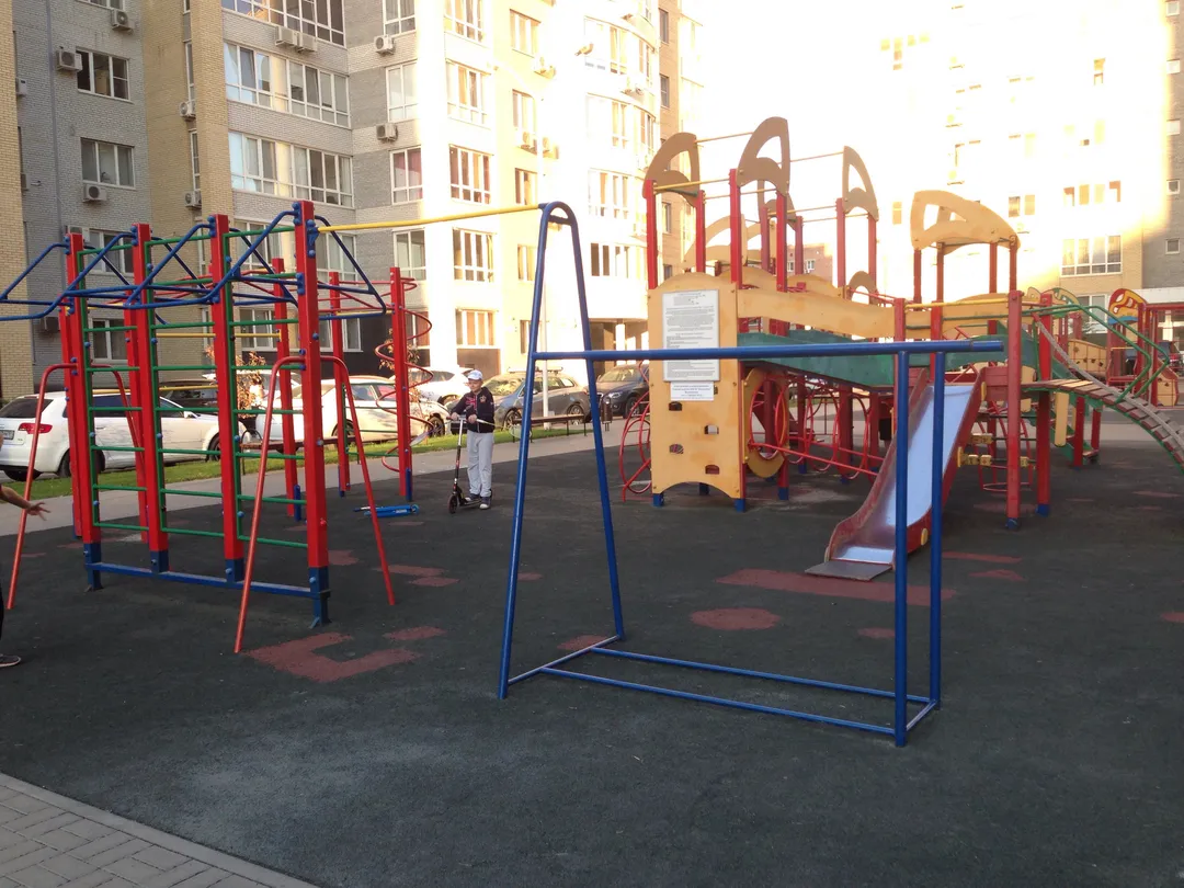 Barre de traction à Calisthenics Park at улица Полковника Владимира Иванова, Ростов-на-Дону – photo 1 sur 2