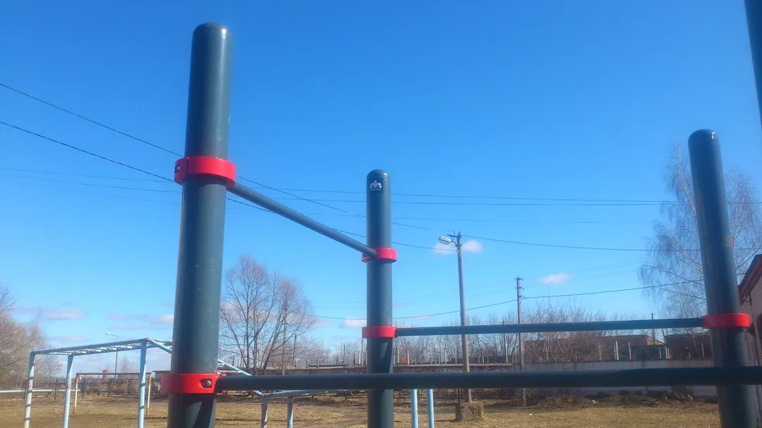 Рукохід на майданчику Calisthenics Park at 1-я Железнодорожная улица, Можайск – фото 3 з 3