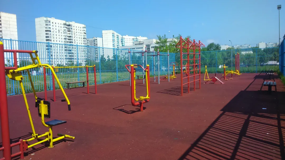 Турнік на майданчику Calisthenics Park at улица Авиаторов, Москва – фото 1 з 1