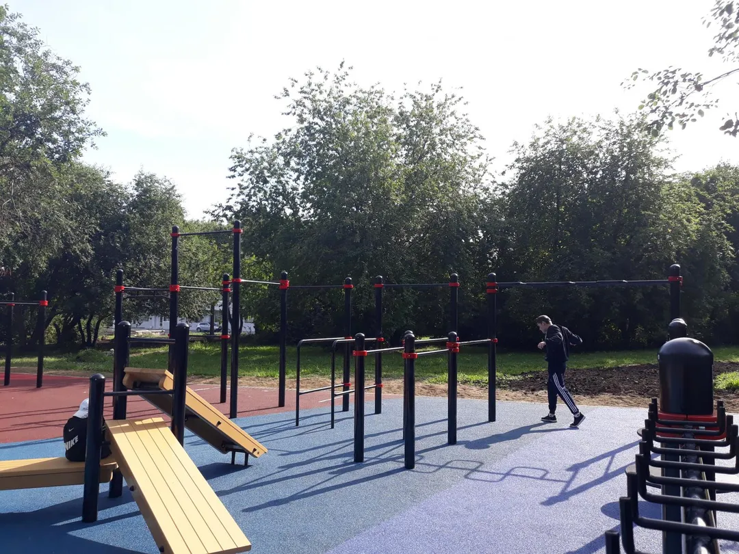 Pull Up Bar at Calisthenics Park at Калининец, Екатеринбург – photo 1 of 14