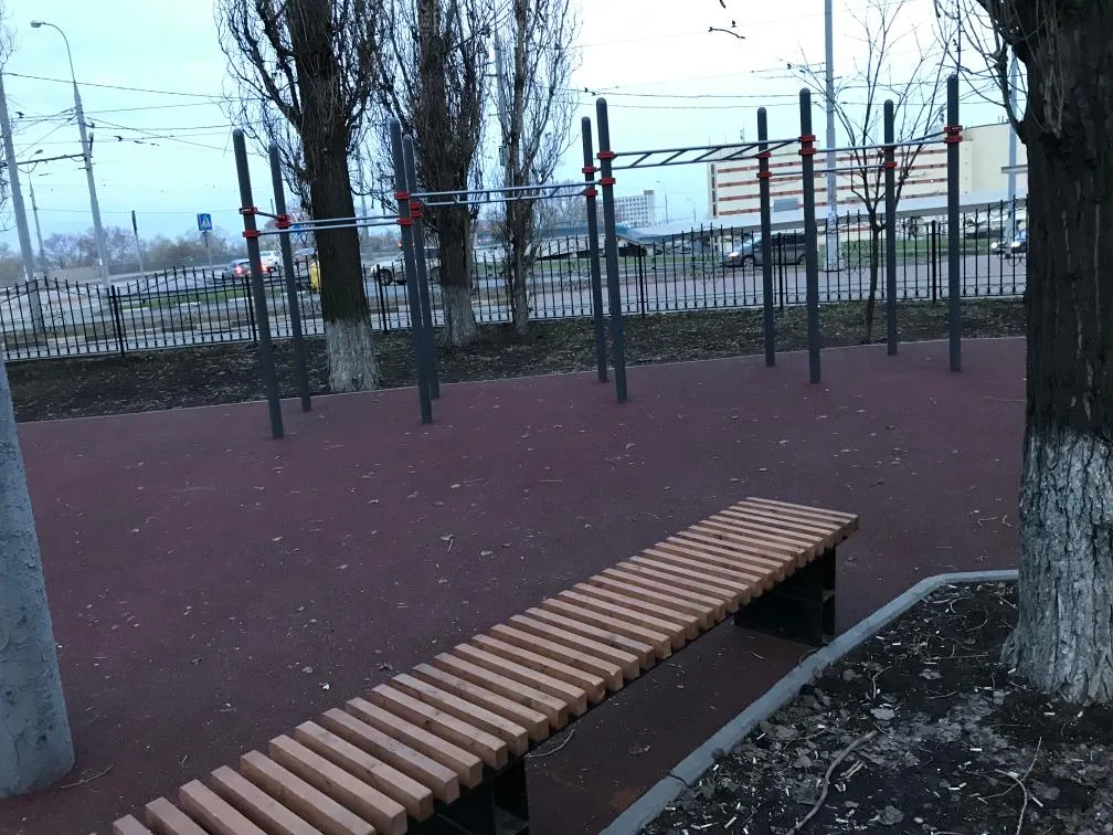 Bare paralele la Calisthenics Park at Южнопортовая улица, Москва – fotografia 2 din 3
