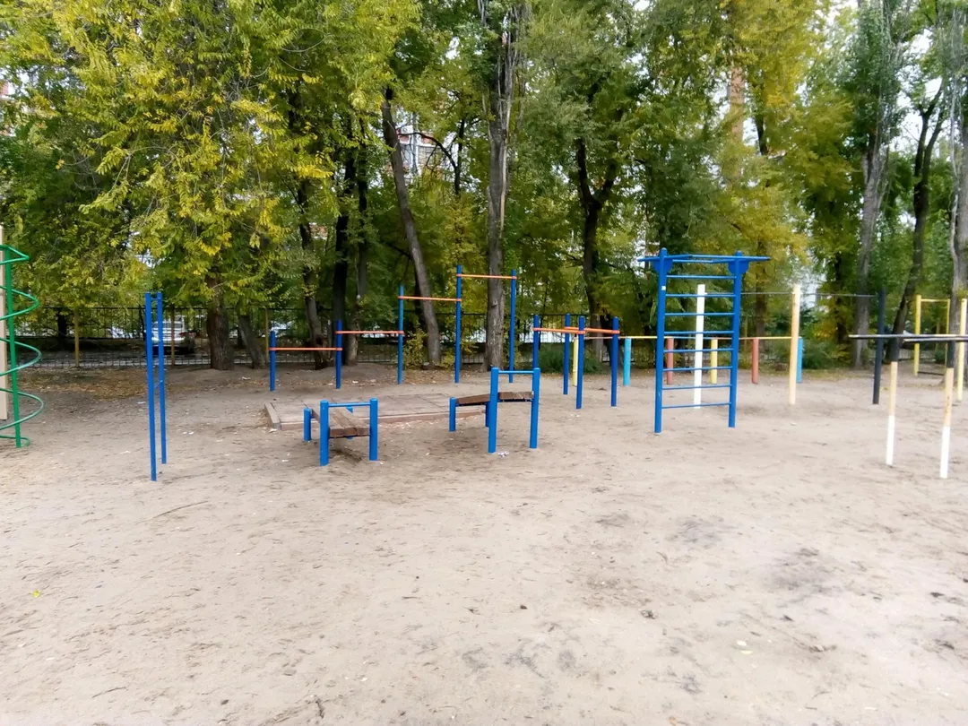 Spalliera presso Calisthenics Park at Южно-Моравская улица, Воронеж – foto 4 di 6