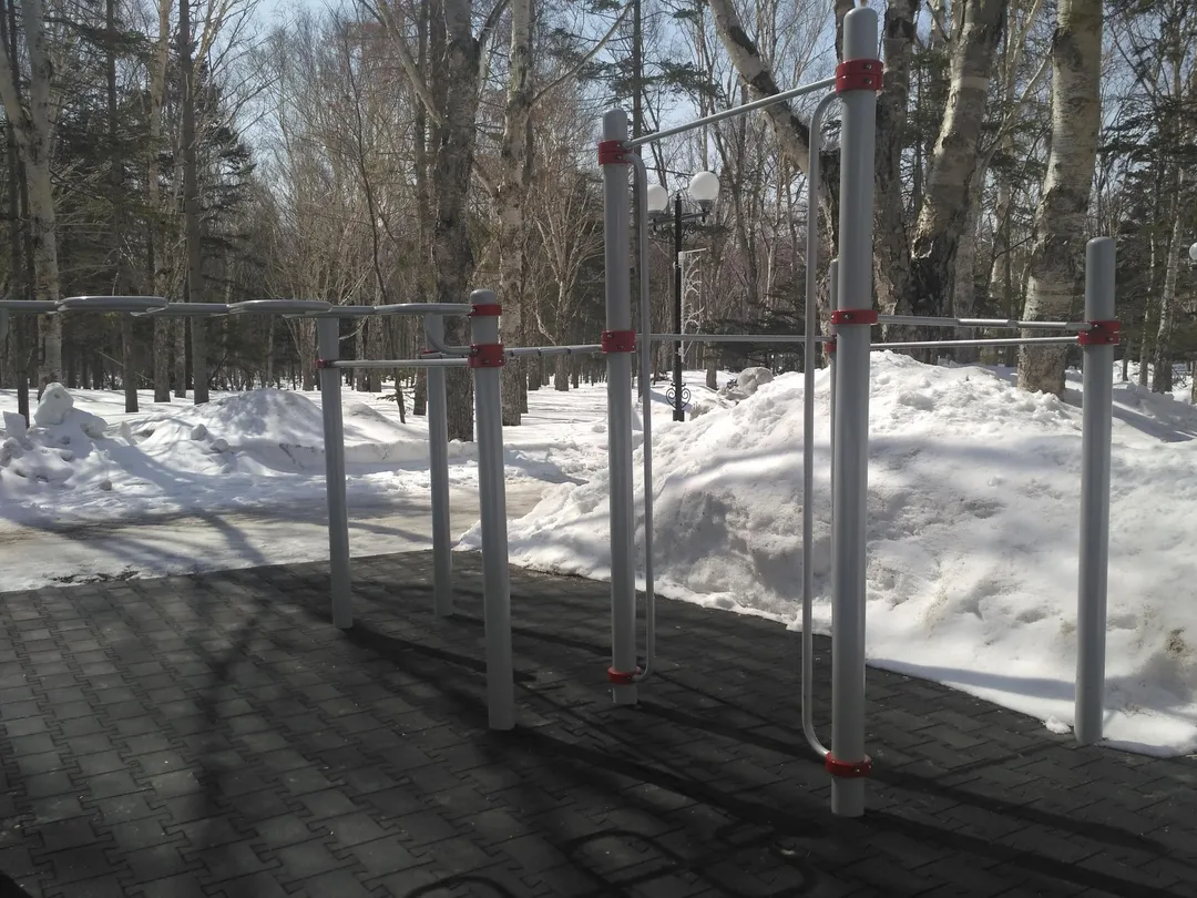 Pull Up Bar at Calisthenics Park at Мост влюблённых, Южно-Сахалинск – photo 6 of 6