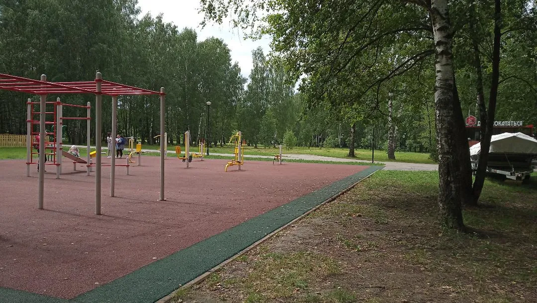 Barre de pompes à Calisthenics Park at аллея Славы, Егорьевск – photo 8 sur 8