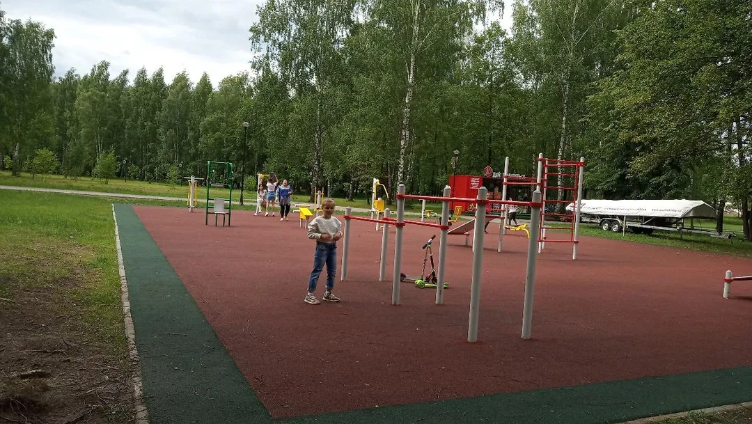 Barre de traction à Calisthenics Park at аллея Славы, Егорьевск – photo 1 sur 8